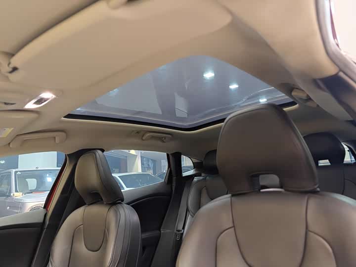 Volvo V40 2018 T 3 — фото 12