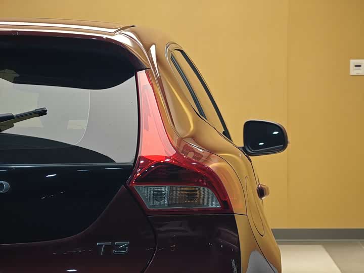 Volvo V40 2018 T 3 — фото 24