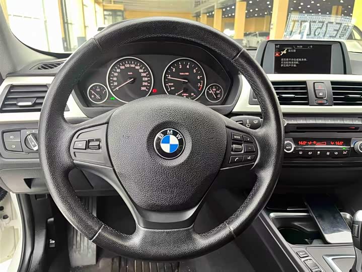 BMW 3 Series 320Li базовая — фото 5