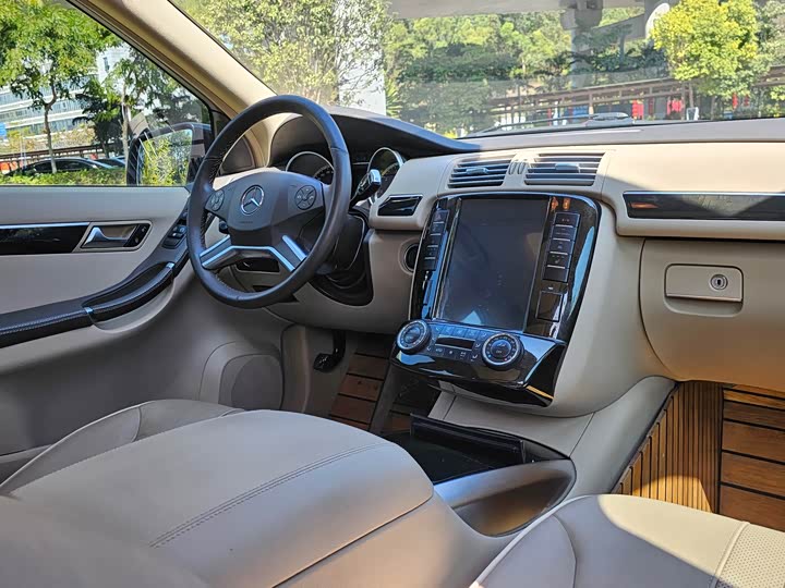 Mercedes-Benz R-Class 2015 R 320 4 MATIC Luxury — фото 6
