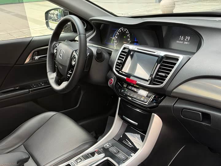 Honda 2016 Hybrid 2.0 L — фото 15