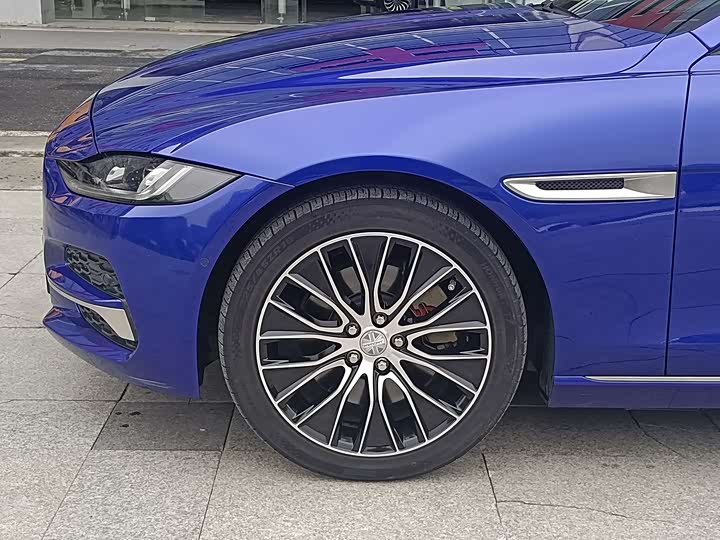 Jaguar XEL 2020 2.0 T 250 PS SE — фото 4