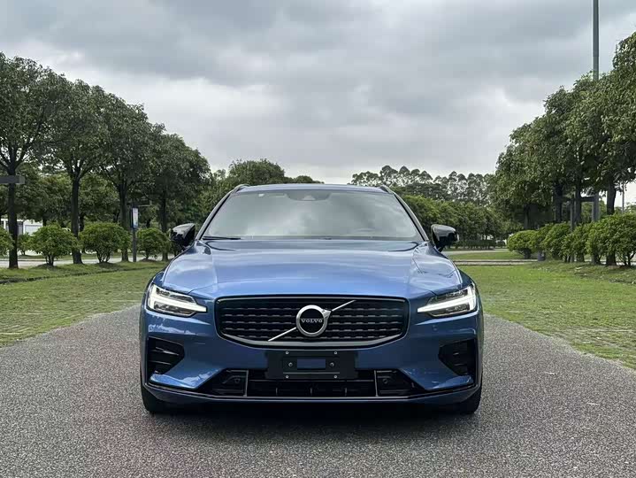 Volvo V60 2021 B 5 — фото 2