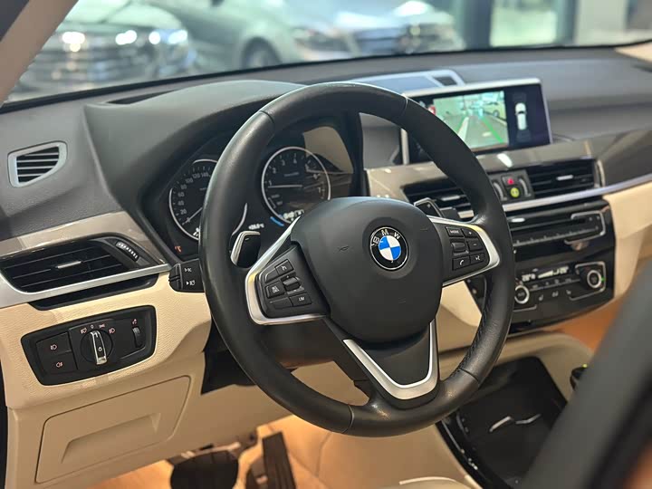BMW X1 2018 x Drive 25 Li Luxury — фото 8