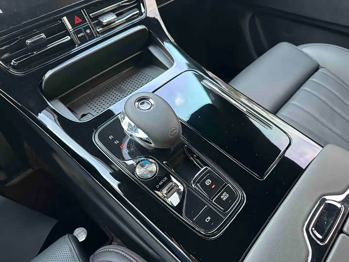 Trumpchi M8 2024 400 T — фото 16