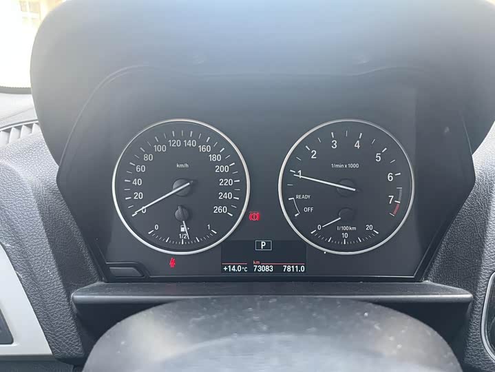 BMW 1-Series 2018 118i Leading — фото 8