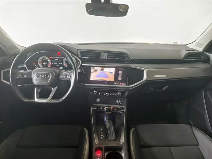 Audi Q3 2023 35 TFSI (1.5 T) — фото 5