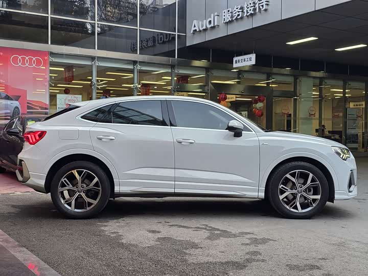 Audi Q3 Sportback 2020 40 TFSI — фото 5