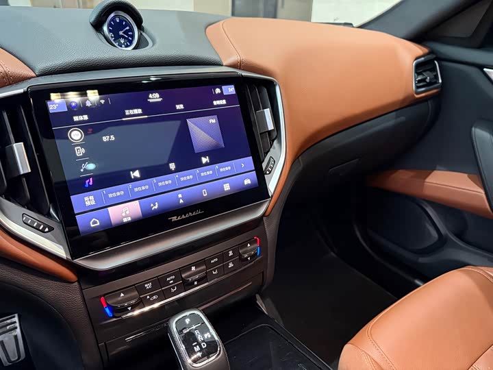 Maserati Ghibli 2023 3.0 T Modena — фото 6