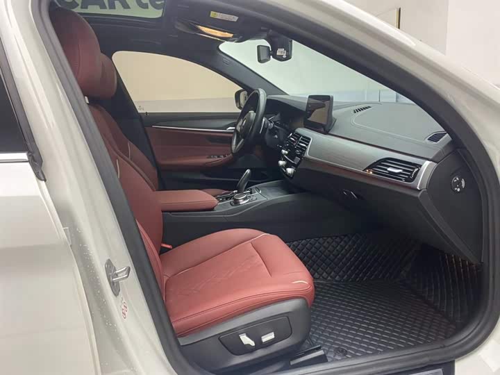 BMW 5-Series 2023 530 Li Leading M — фото 18