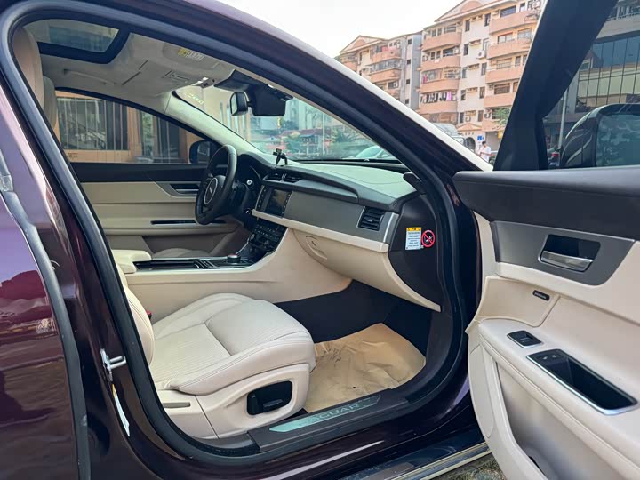 Jaguar XFL 2017 XFL 2.0 T 240 PS — фото 12
