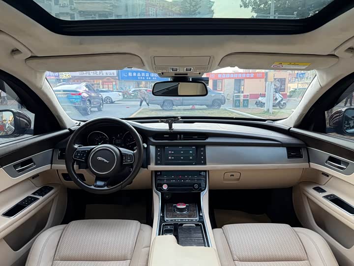 Jaguar XFL 2017 XFL 2.0 T 240 PS — фото 16