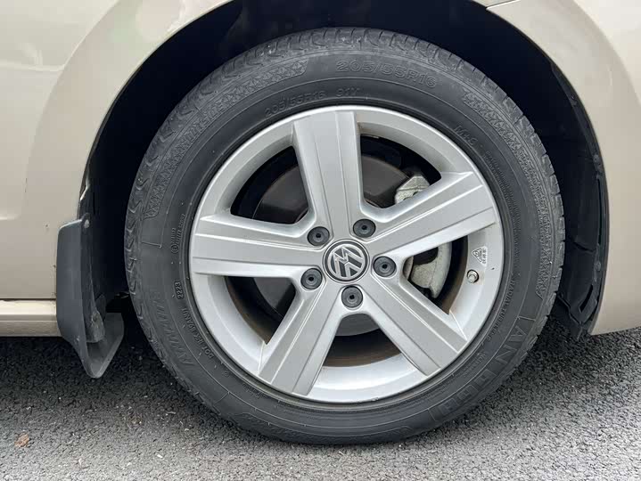 Volkswagen · 2016 1.6 L ATComfort — фото 18