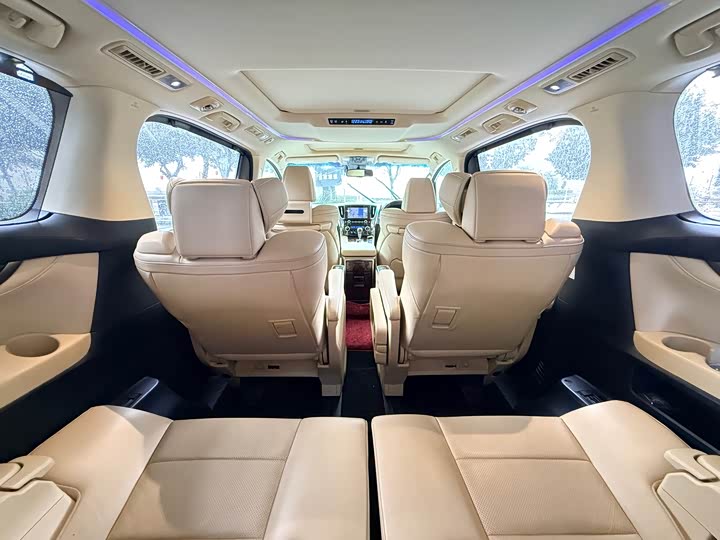 Toyota Alphard — фото 15