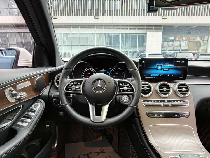 Mercedes-Benz GLC 2022 GLC 260 L 4 MATIC Luxury — фото 16