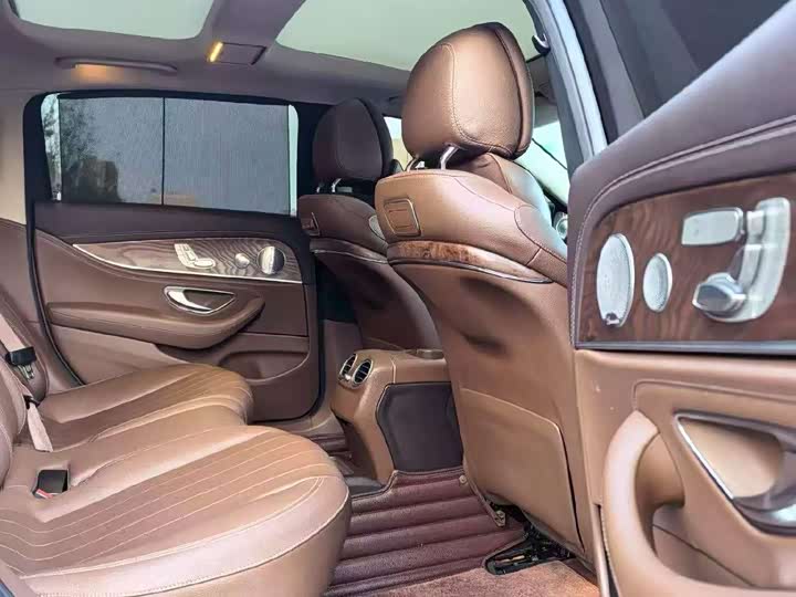 Mercedes-Benz E-Class 2019 E 300 L Luxury — фото 5