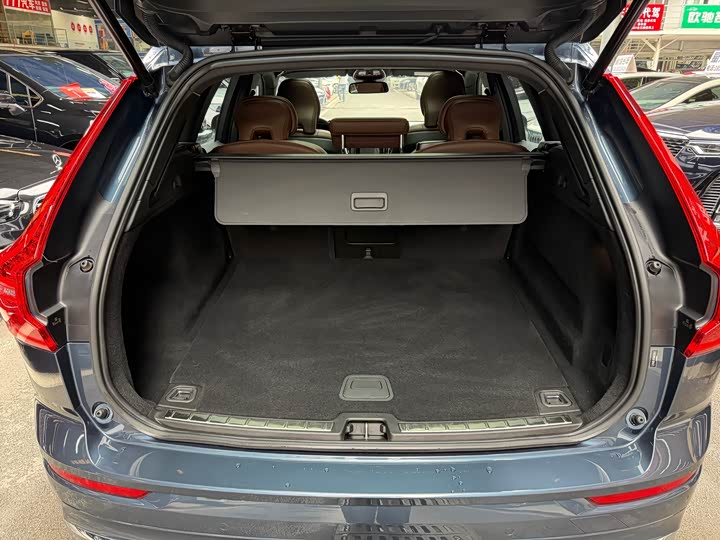 Volvo XC60 2022 B 5 4 WD — фото 27