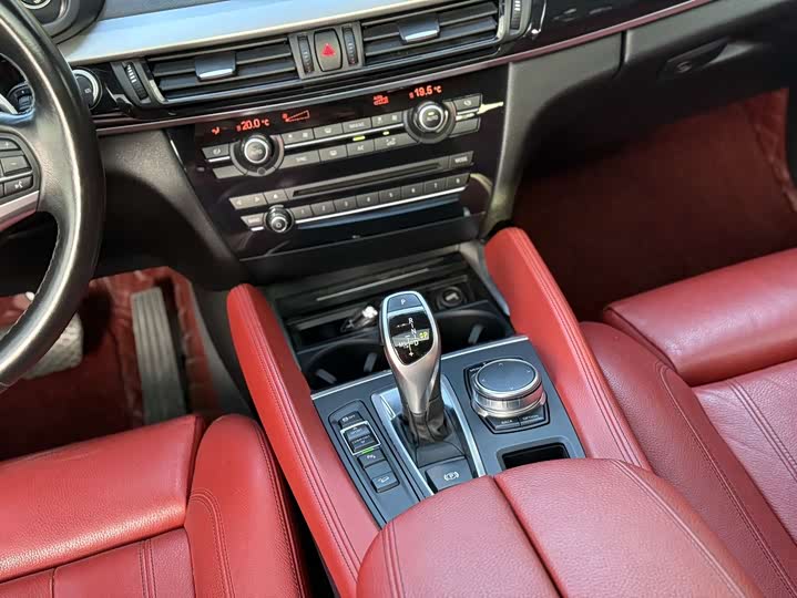 BMW X6 2015 x Drive 35i Leading — фото 8