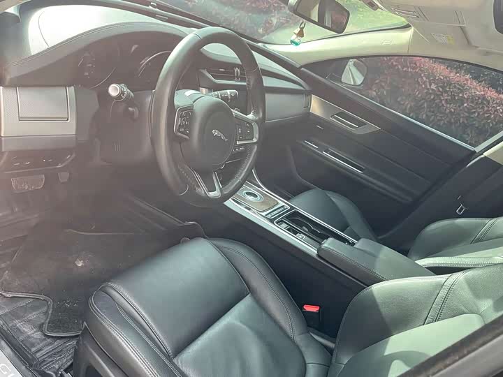 Jaguar XFL 2018 XFL 2.0 T 200 PS — фото 7