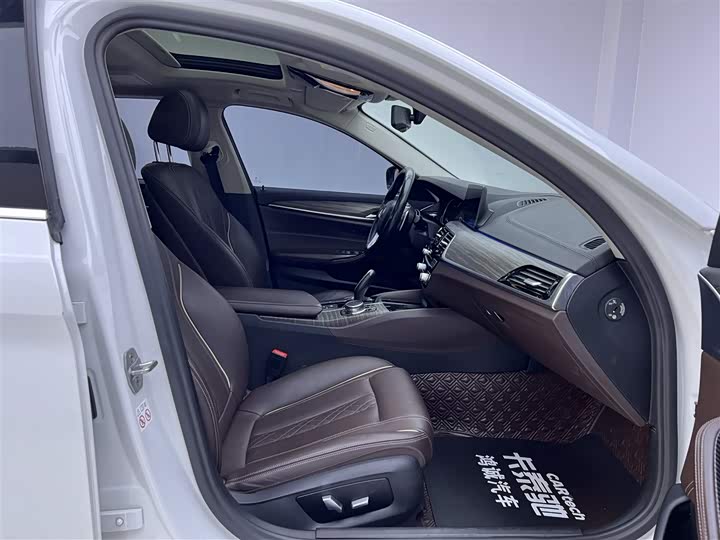 BMW 5-Series 2018 530 Li Leading — фото 19