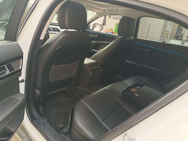 Jaguar XEL 2019 2.0 T 200 PS — фото 11