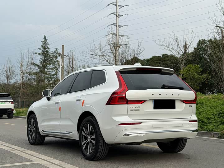 Volvo XC60 2023 B 5 4 WD — фото 6