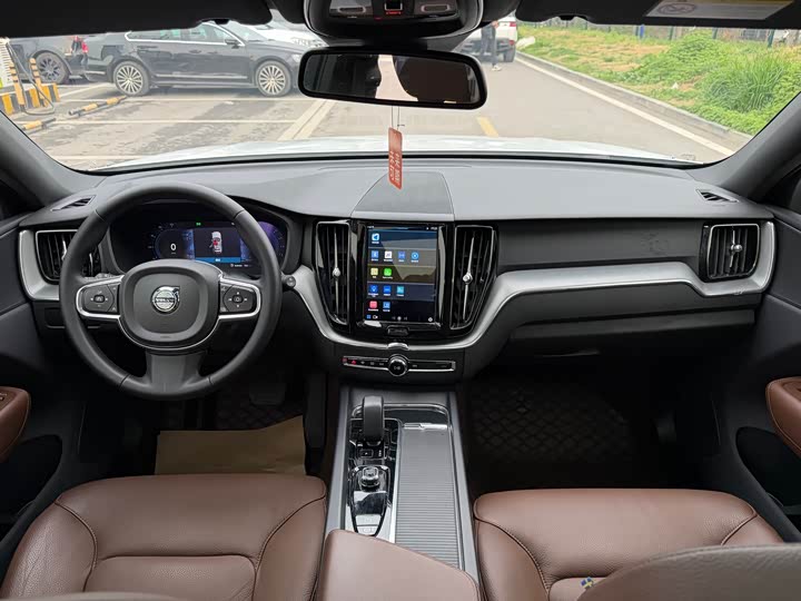 Volvo XC60 2023 B 5 4 WD — фото 13