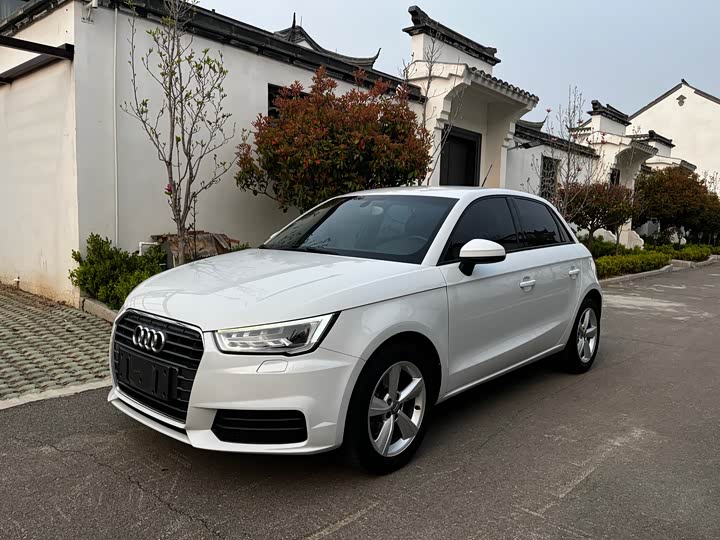 Audi A1 2016 30 TFSI Sportback Design — фото 1