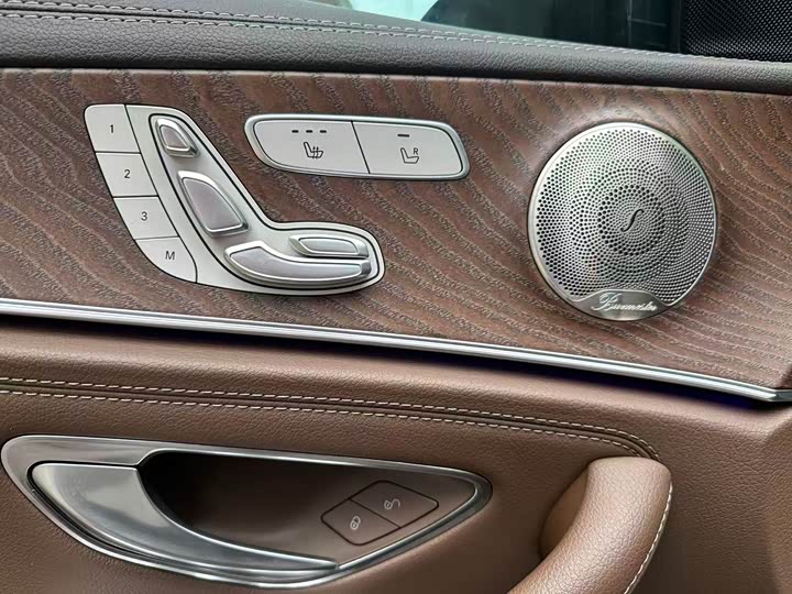 Mercedes-Benz E-Class 2023 E 300 L Luxury — фото 12