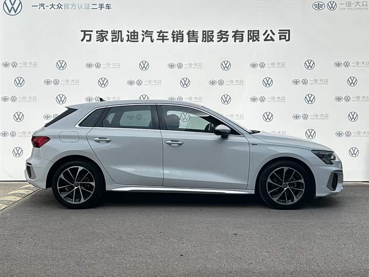 Audi A3 2022 Sportback 35 TFSI Sport — фото 4