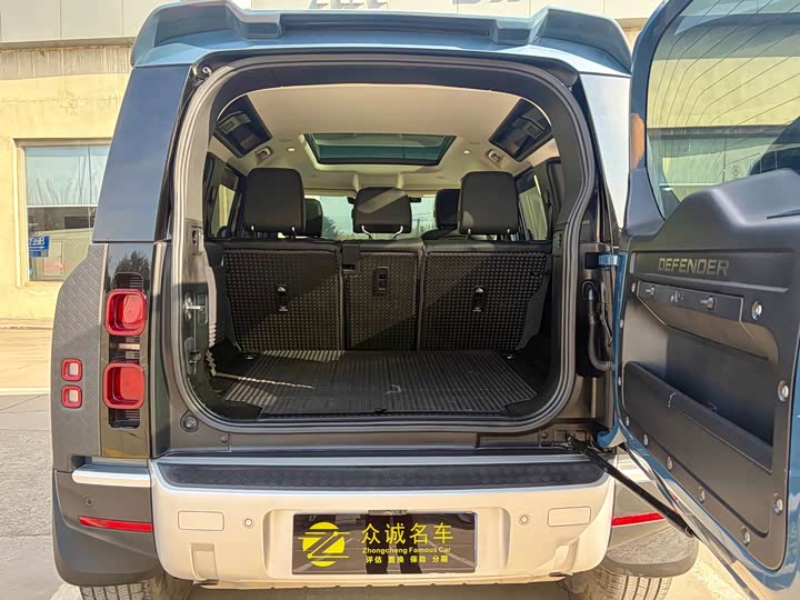 Land Rover Defender — фото 16