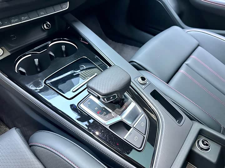 Audi A4L 2025 200 40 TFSI — фото 18