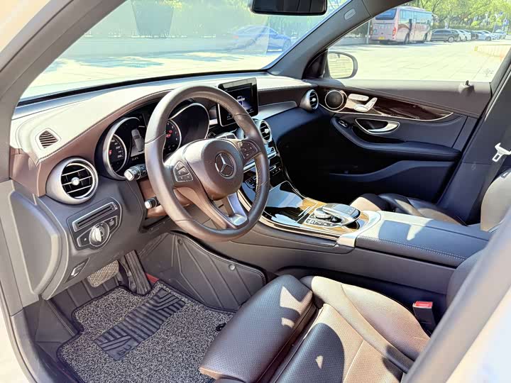 Mercedes-Benz GLC 260 4MATIC динамик — фото 7