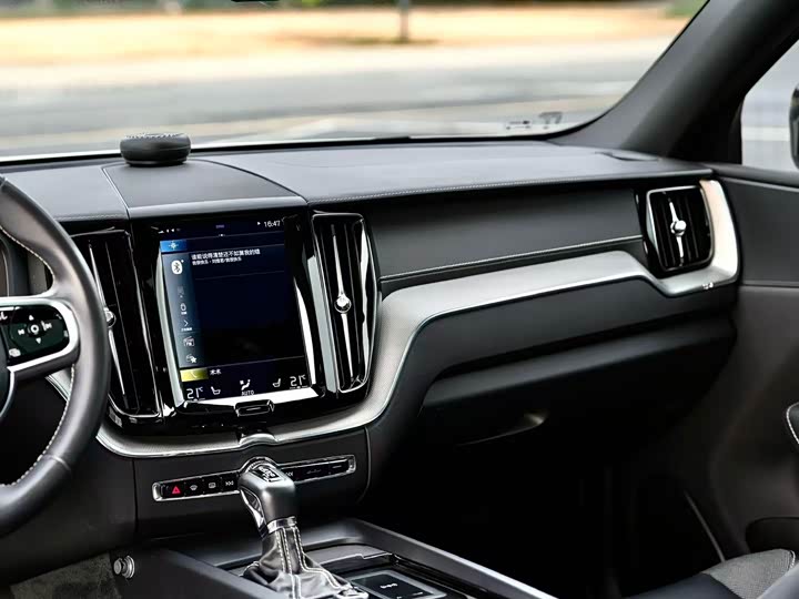 Volvo XC60 2021 T 5 4 WD — фото 15