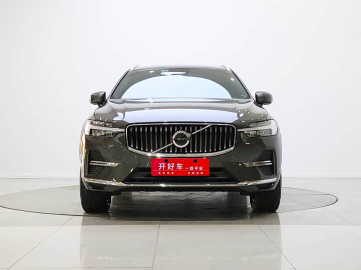 Volvo XC60 2022 B 5 4 WD — фото 1