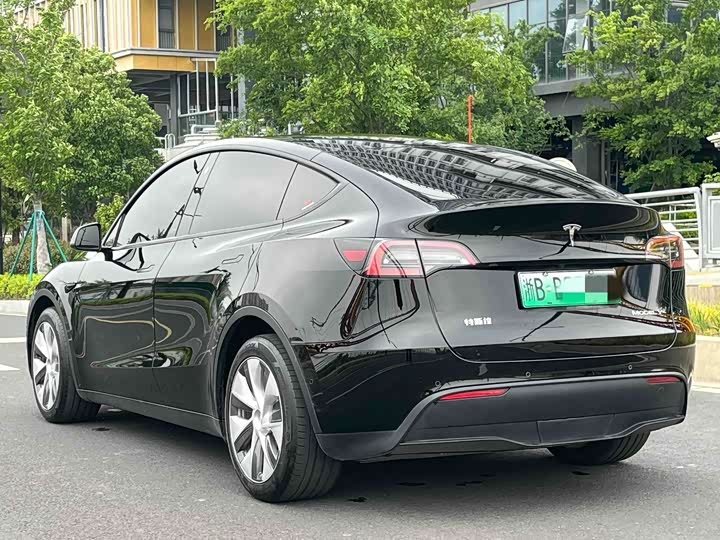 Tesla Model Y 2021 3 D 7 — фото 9