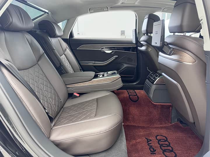 Audi A8 2024 A 8 L 55 TFSI quattro Flagship — фото 11