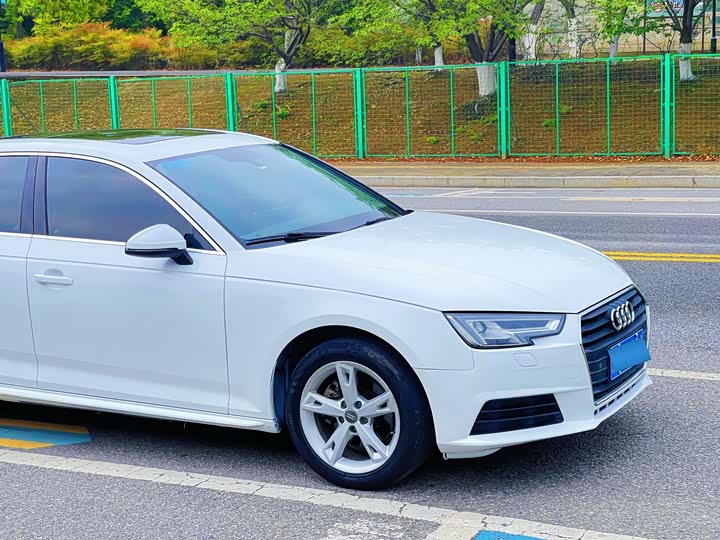 Audi A4L 40 TFSI стиль — фото 16
