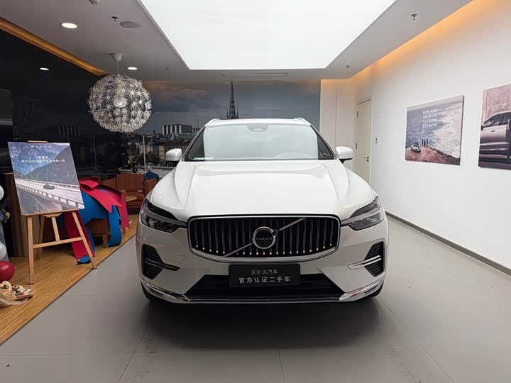 Volvo XC60 2024 B 5 4 WD — фото 3