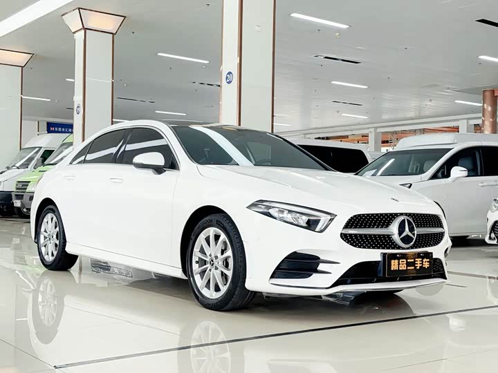 Mercedes-Benz A-Class 2022 A 200 L — фото 3