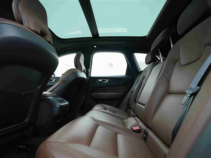 Volvo XC60 2023 B 5 4 WD — фото 21