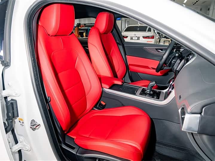 Jaguar XEL 2024 2.0 T 250 PS R-DYNAMIC S — фото 20