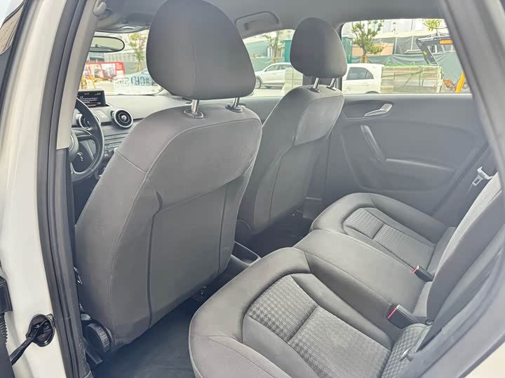 Audi A1 2014 30 TFSI Sportback — фото 5