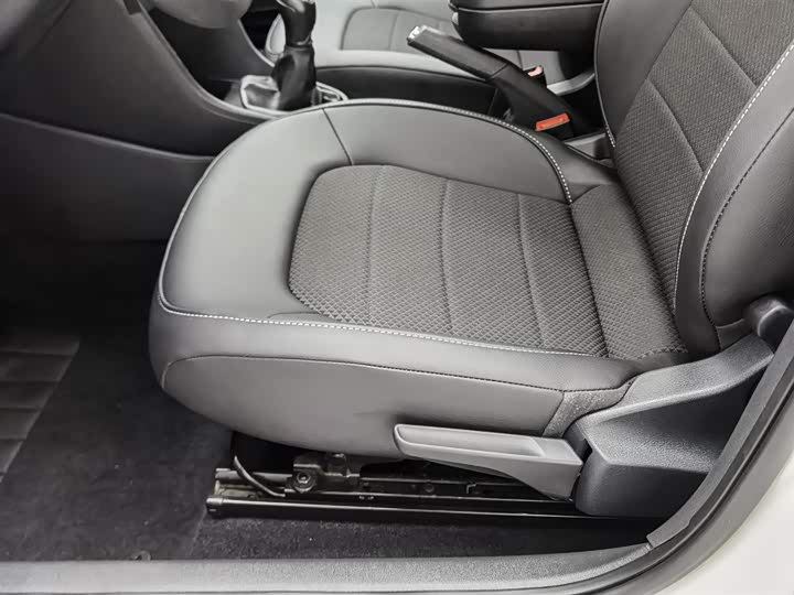 Skoda Rapid — фото 20