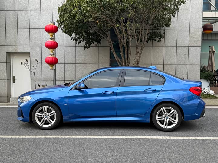 BMW 1-Series 2019 118i M — фото 4