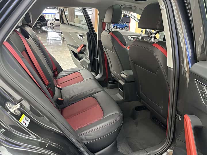 Audi Q2L 2018 35 TFSI VI — фото 11