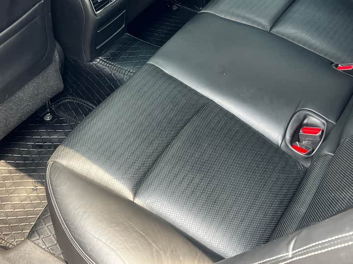 Infiniti Q50L 2015 2.0 T — фото 37