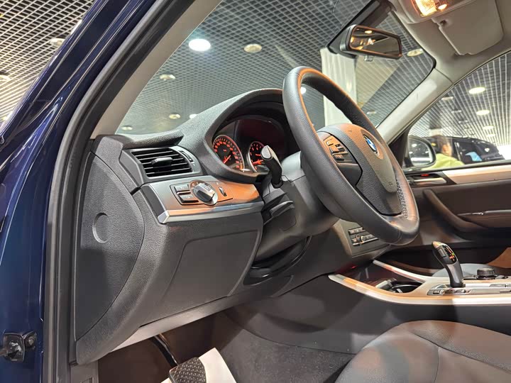BMW X3 2016 s Drive 20i — фото 13