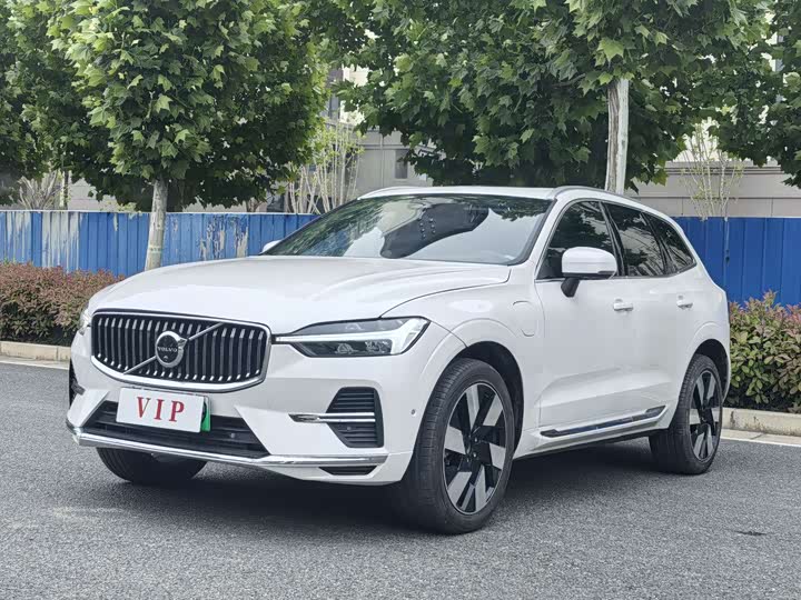 Volvo XC60 Hybrid 2024 T 8 PHEV 4 WD — фото 1