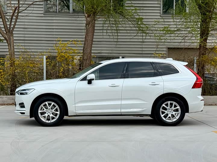 Volvo XC60 2020 T 5 4 WD — фото 8